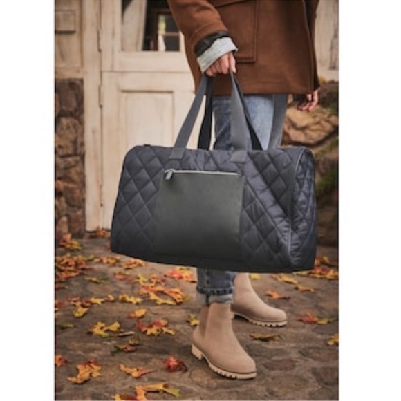 Navy Quilted Weekender Bag by DSW - Picture 9 of 9